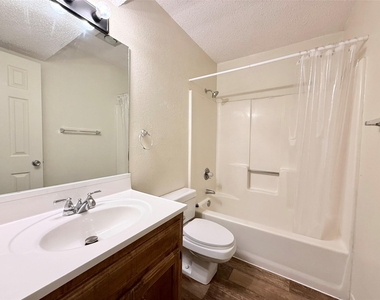 104 Verna Spur - Photo Thumbnail 24