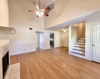 104 Verna Spur - Photo Thumbnail 9