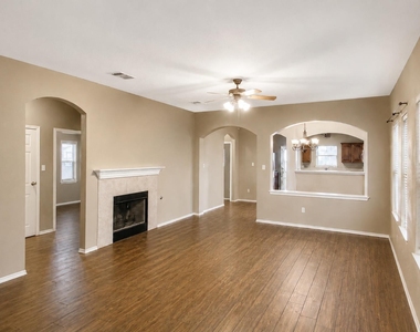 305 Dark Horse Ln - Photo Thumbnail 1