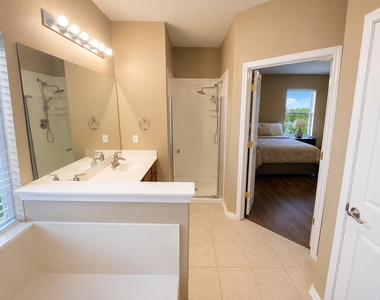 305 Dark Horse Ln - Photo Thumbnail 6