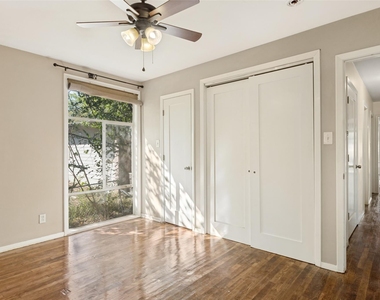 1405 Broadmoor Dr - Photo Thumbnail 12