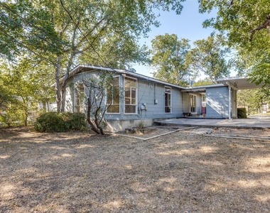 1405 Broadmoor Dr - Photo Thumbnail 21