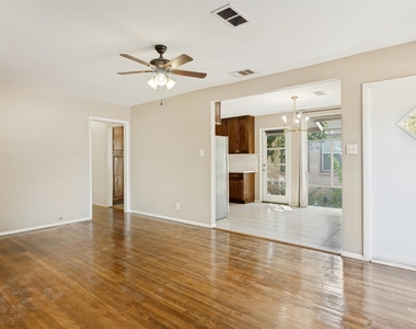 1405 Broadmoor Dr - Photo Thumbnail 6