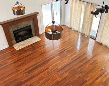 302 Meadow Creek Dr - Photo Thumbnail 15