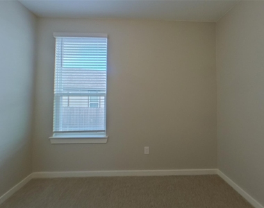445 Raglands Rd - Photo Thumbnail 11