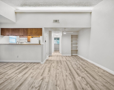 904 Sirocco Dr - Photo Thumbnail 3