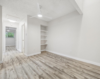904 Sirocco Dr - Photo Thumbnail 6