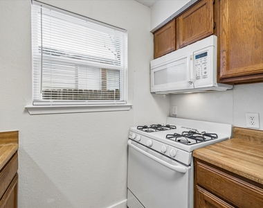 904 Sirocco Dr - Photo Thumbnail 15