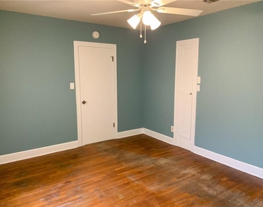 1031 E 44th St - Photo Thumbnail 20