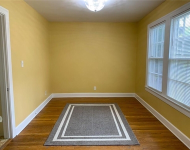 1031 E 44th St - Photo Thumbnail 9
