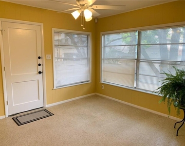 1031 E 44th St - Photo Thumbnail 14