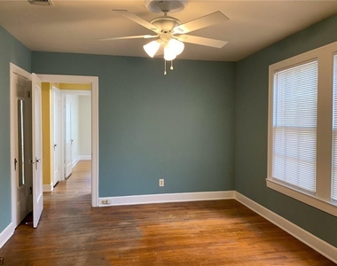 1031 E 44th St - Photo Thumbnail 22