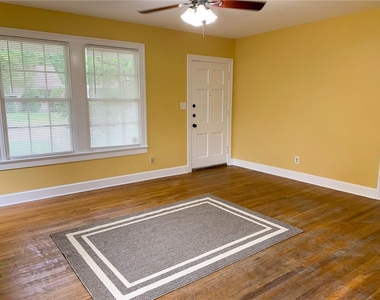 1031 E 44th St - Photo Thumbnail 4
