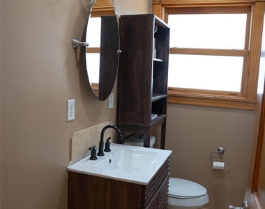 5510 Avenue G - Photo Thumbnail 8