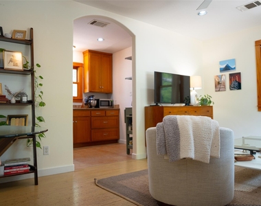 5510 Avenue G - Photo Thumbnail 12