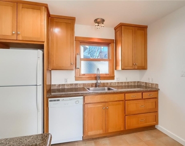 5510 Avenue G - Photo Thumbnail 4