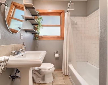 5510 Avenue G - Photo Thumbnail 9