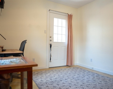 5510 Avenue G - Photo Thumbnail 17