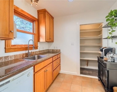 5510 Avenue G - Photo Thumbnail 6