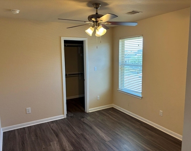 8113 Rosano St - Photo Thumbnail 13
