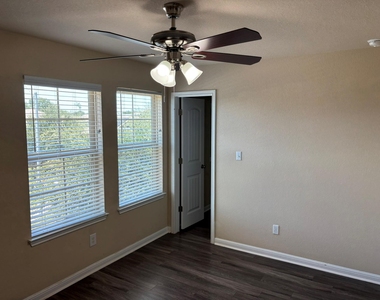 8113 Rosano St - Photo Thumbnail 10