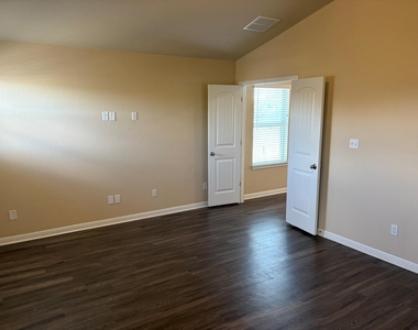 8113 Rosano St - Photo Thumbnail 27