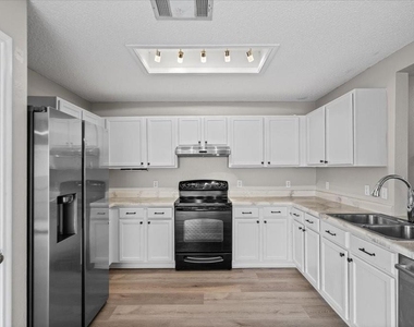 2423 Byfield Dr - Photo Thumbnail 9