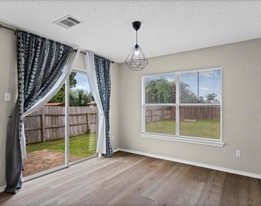 2423 Byfield Dr - Photo Thumbnail 8