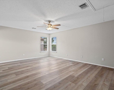 2423 Byfield Dr - Photo Thumbnail 16