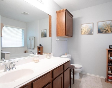 11005 Short Springs Dr - Photo Thumbnail 8