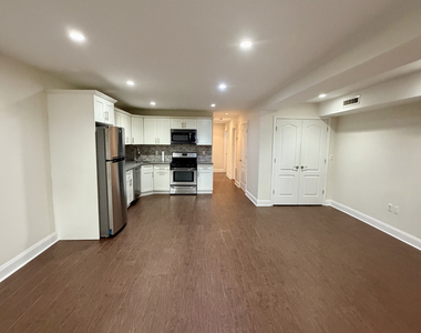 1073 Hancock Street - Photo Thumbnail 3