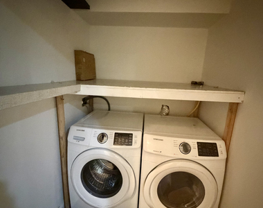 1073 Hancock Street - Photo Thumbnail 6