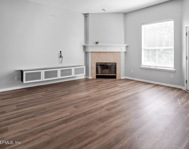 8936 Deer Berry Court - Photo Thumbnail 7