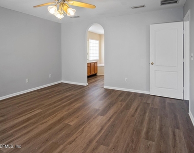 8936 Deer Berry Court - Photo Thumbnail 17