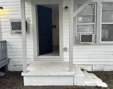 917 Phillips Street - Photo Thumbnail 17