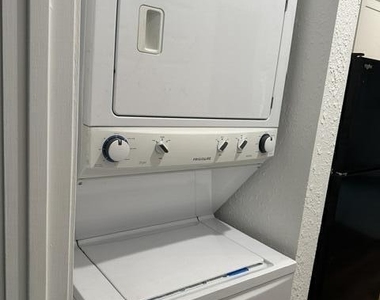 917 Phillips Street - Photo Thumbnail 11