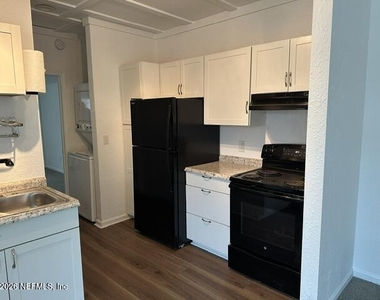 917 Phillips Street - Photo Thumbnail 8