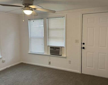 917 Phillips Street - Photo Thumbnail 14