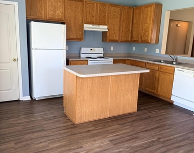 1432 Heather Court - Photo Thumbnail 4