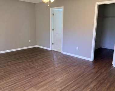 1432 Heather Court - Photo Thumbnail 6