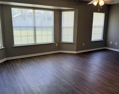 1432 Heather Court - Photo Thumbnail 5