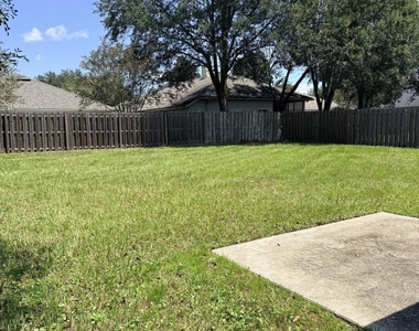 1432 Heather Court - Photo Thumbnail 11