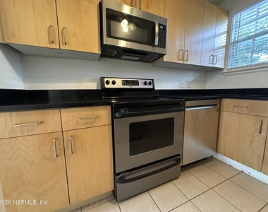 319 1st Avenue - Photo Thumbnail 8