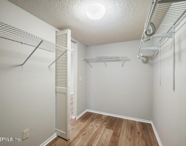 7749 Las Palmas Way - Photo Thumbnail 16
