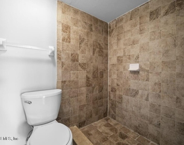 7749 Las Palmas Way - Photo Thumbnail 14