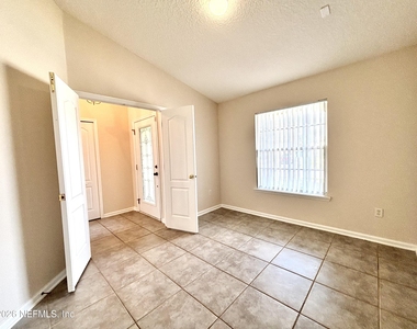 2515 Crestdale Court - Photo Thumbnail 5