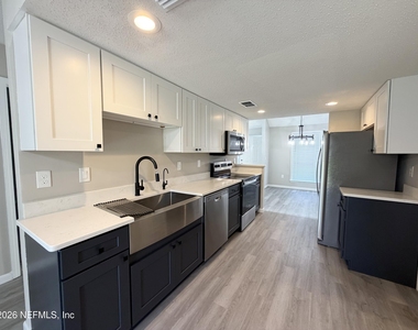 3545 N North Ride Drive - Photo Thumbnail 4