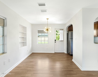5236 River Forest Drive - Photo Thumbnail 6