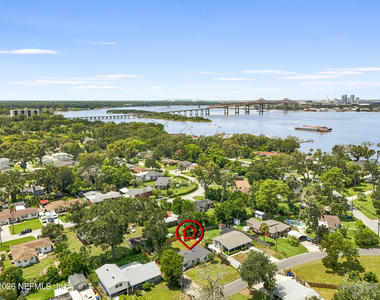 5236 River Forest Drive - Photo Thumbnail 2
