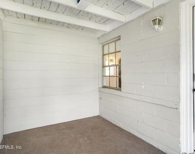5236 River Forest Drive - Photo Thumbnail 4